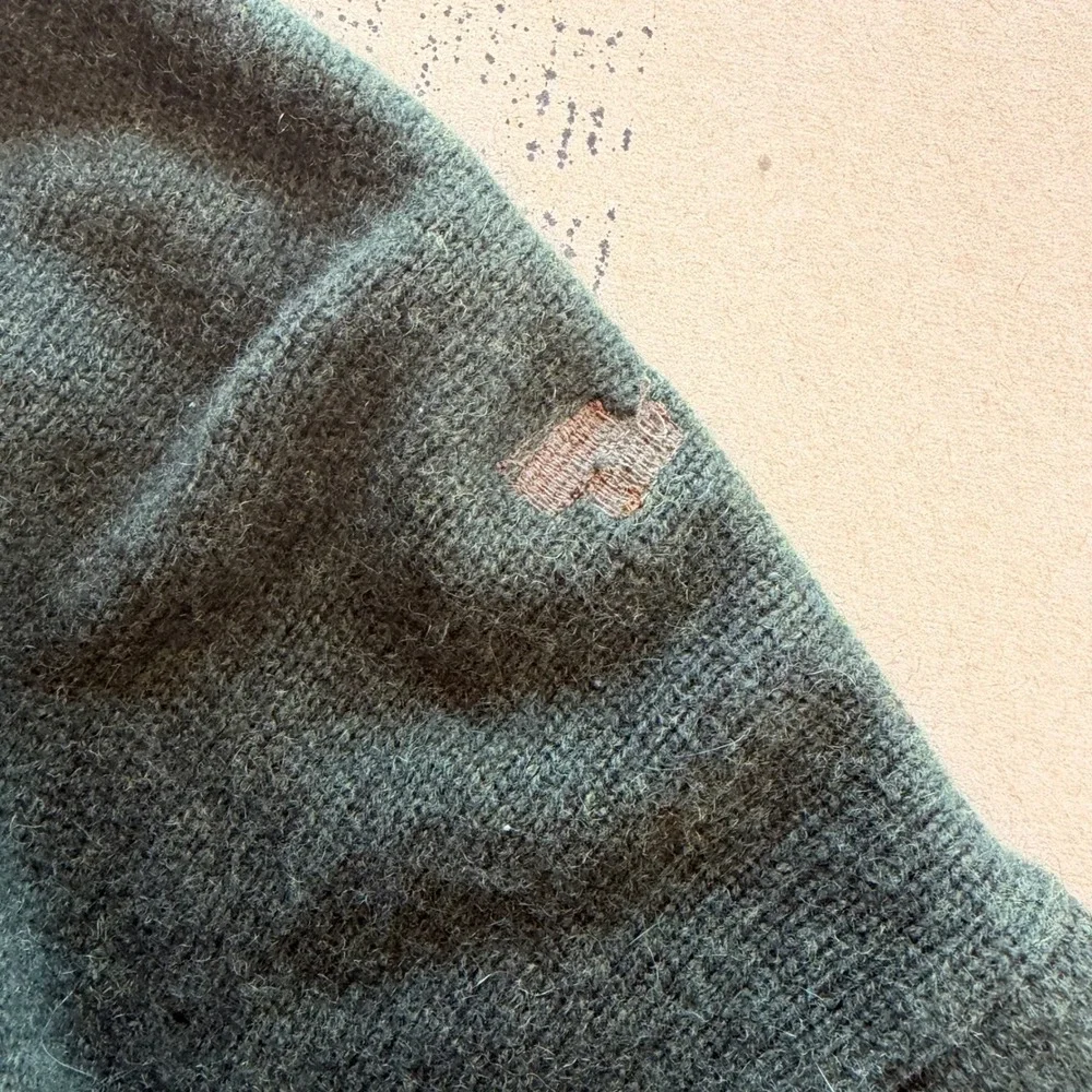 Vintage 90s forest green Cashmere V-Neck Sweater